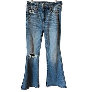 American Eagle Super High Rise Distressed Flare Size PETITE 4 Blue Stretch Jeans
